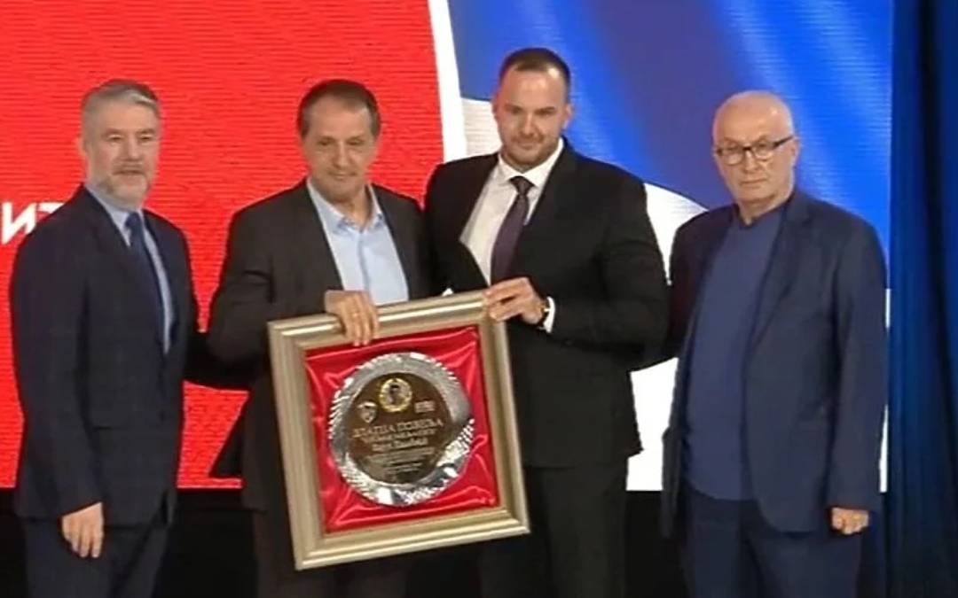 Faruk Hadžibegić primio nagradu za “Dan fudbala Republike Srpske”