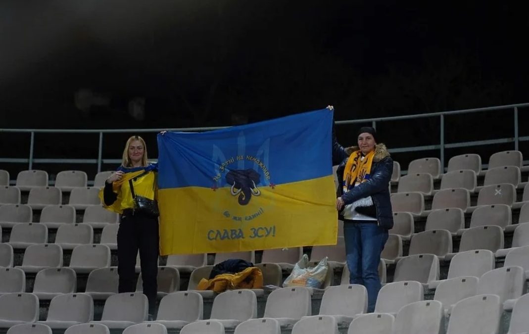 Ukrajinci na Bilinom Polju istakli “spornu zastavu” slijedi li kazna od UEFA