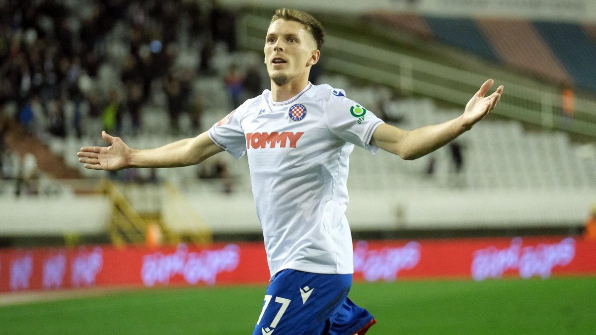 Nijemci dolaze po Sahitija. Hajduk ga je spreman prodati