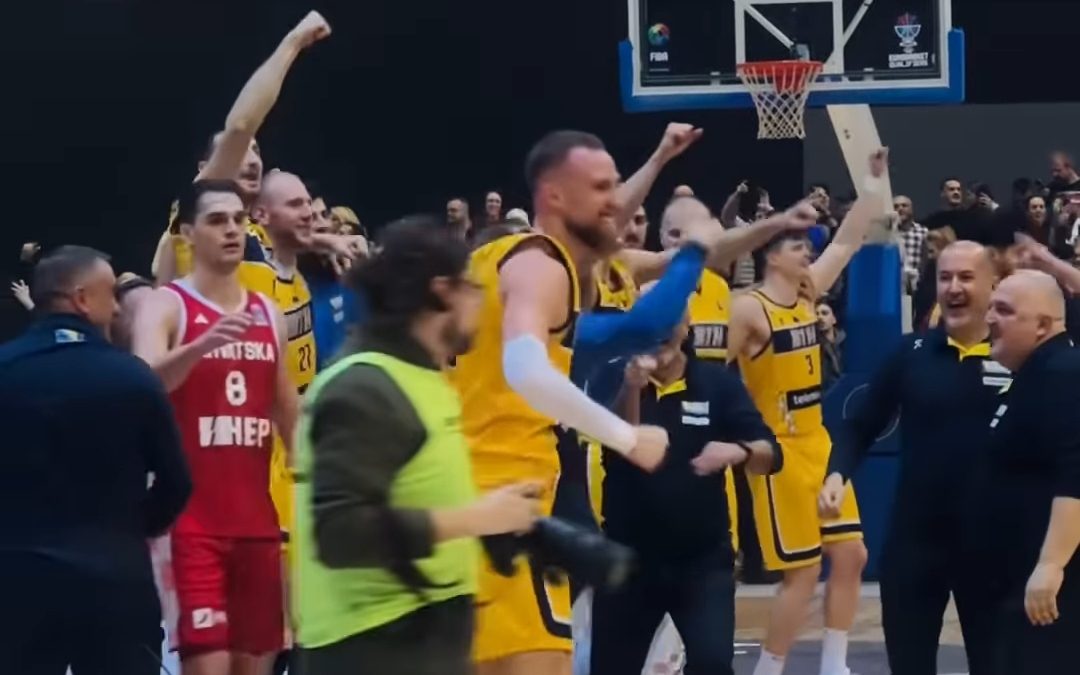 Dok su bh. košarkaši slavili, potez Hezonje oduševio je sve: “Insan, ljudina, pravi čovjek..” (VIDEO)