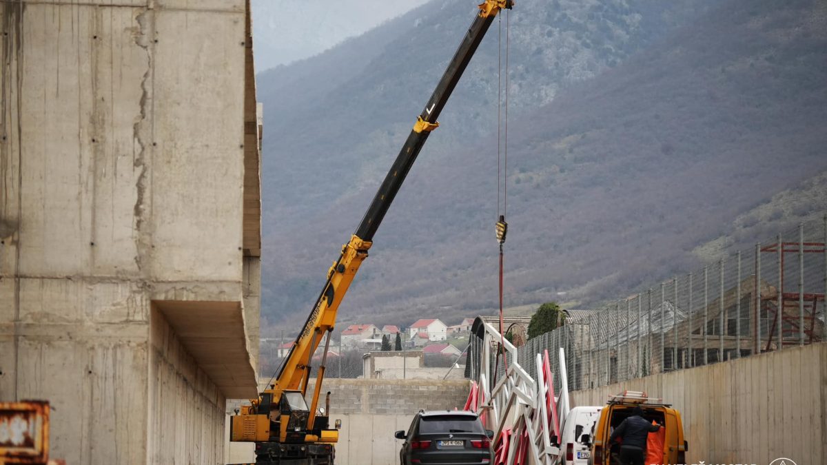 Počelo natkrivanje tribine, bh. premijerligaš će imati najljepši stadion u državi? (FOTO)