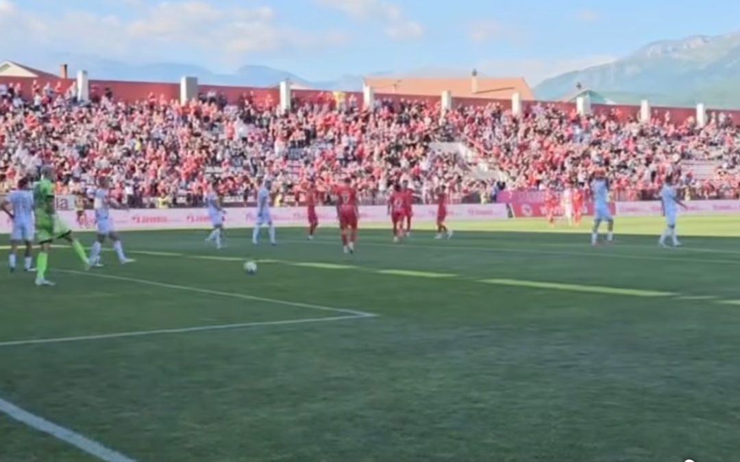 Igrač Veleža u 85. minuti plačući napustio teren, poslije se pojavio s kćerkom u naručju (VIDEO)