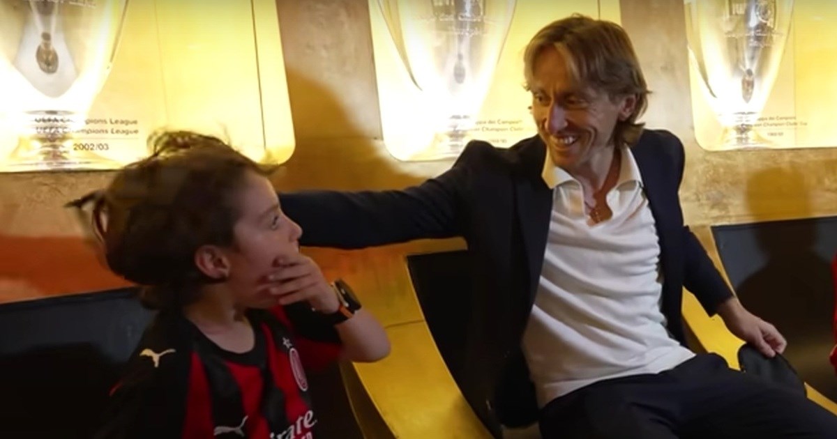 Dječaci su sjedili s maskama na očima, onda se pojavio Modrić (VIDEO)