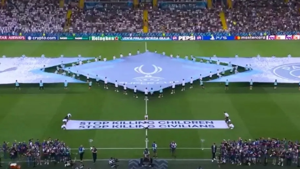 UEFA poslala poruku svijetu: Prestanite da ubijate djecu! Mališani iz Palestine dodjeljivali medalje