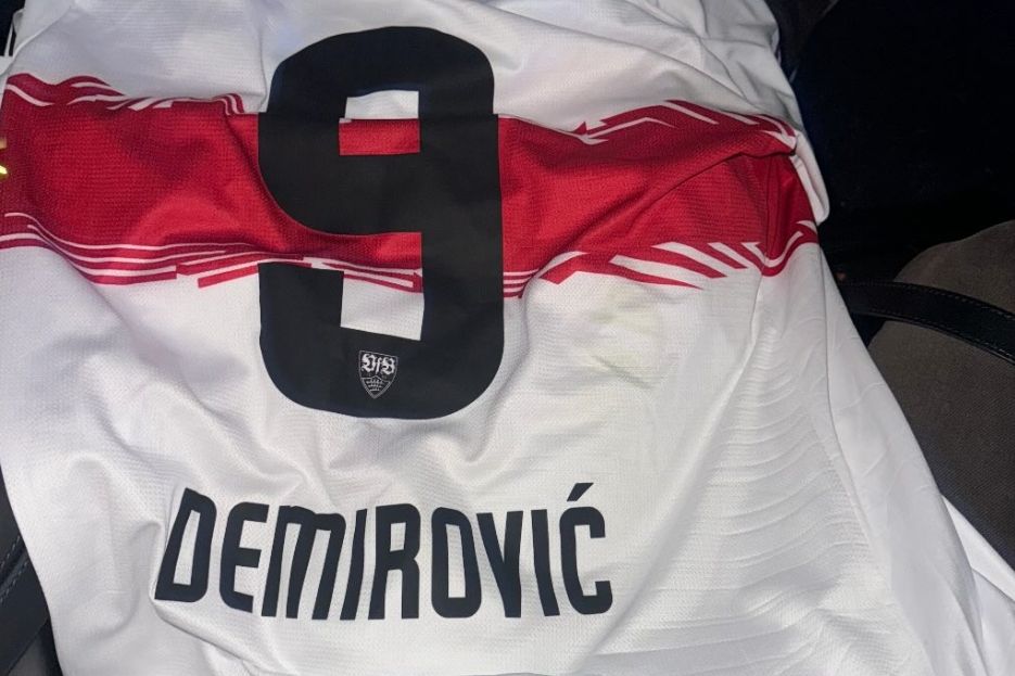 Dres Ermedina Demirovića završio kod majke najvećeg bh. dragulja